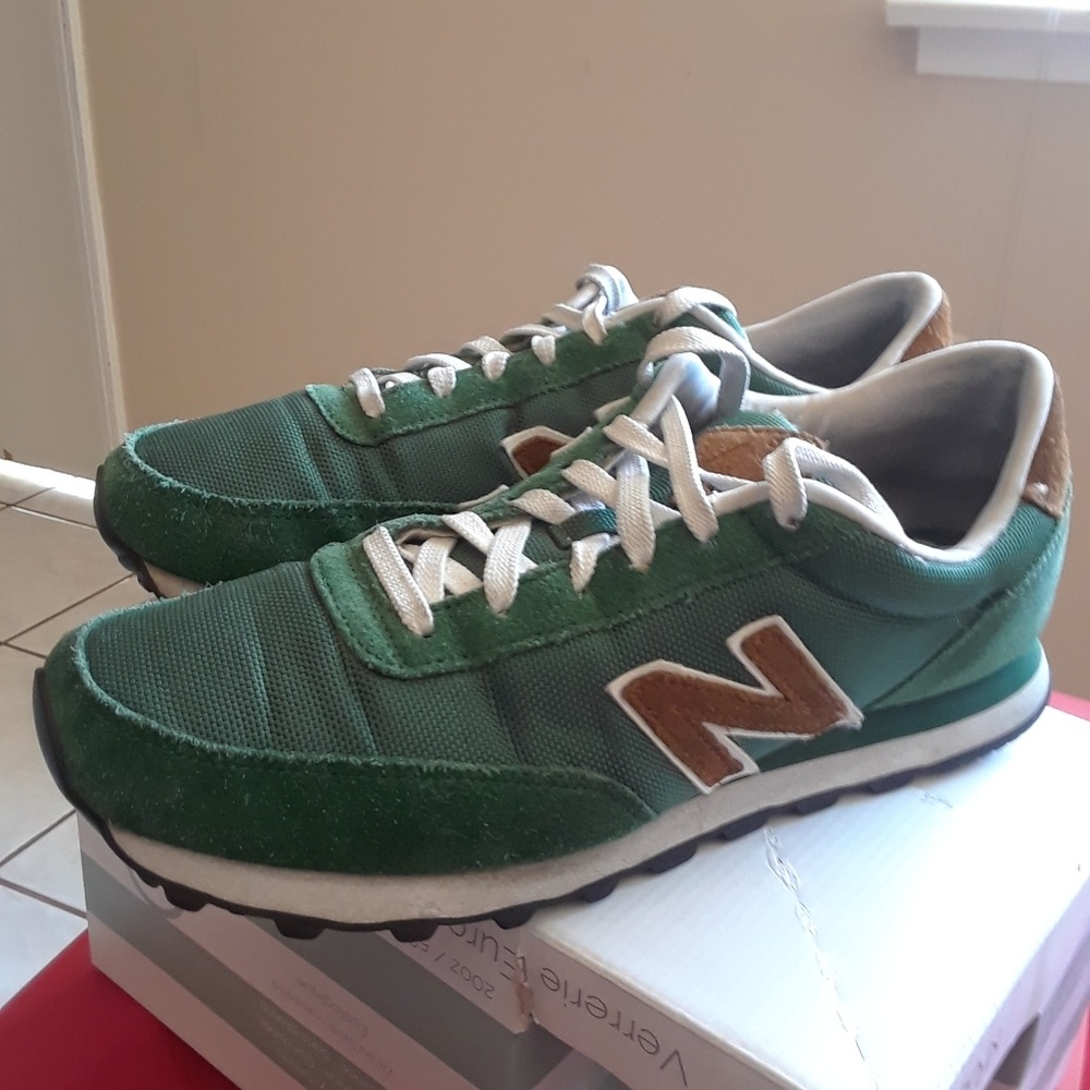 NEW BALANCE mens shoes size 9.5 501 edition